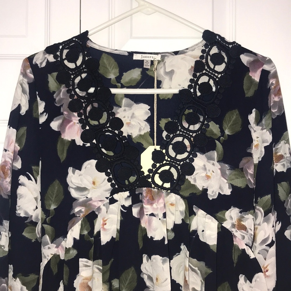 Jodifl Tunic - Picture 2 of 9
